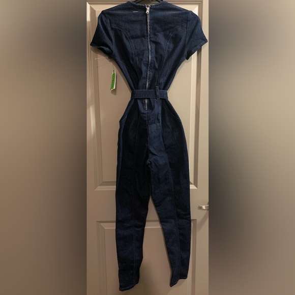 GUESS Leslie Dark Wash Denim Cotton Jumpsuit size Medium, length 29 inches NWT - Picture 6 of 16